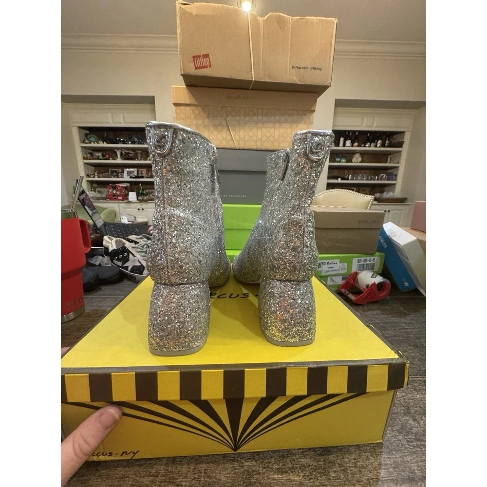 New Circus NY by Sam Edelman Women's Osten Ankle Bootie Silver  Glitter Size 6.5